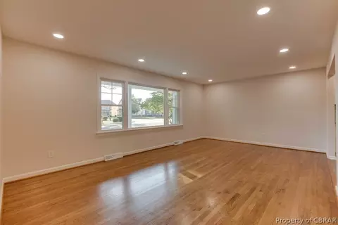 3 Hankins Dr, Hampton, VA 23669 photo 7