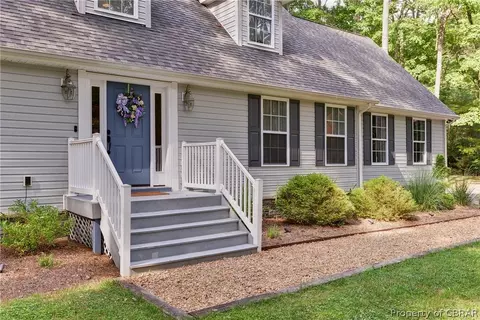33 Bland Field Rd, Deltaville, VA 23043