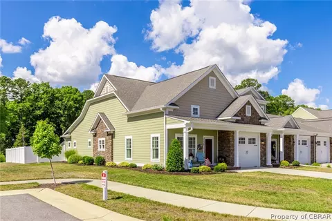 7349 Fiddlers Ln, Gloucester, VA 23061
