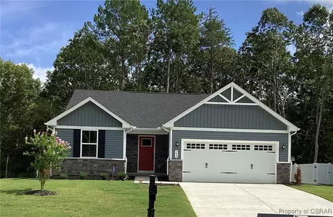 192 Pleasants Ln, Kilmarnock, VA 22482