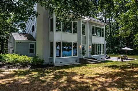 140 Marigold Ln, Weems, VA 22576