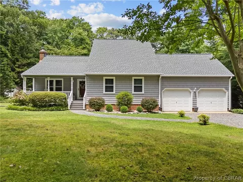 8161 Meandering Ln, North, VA 23128