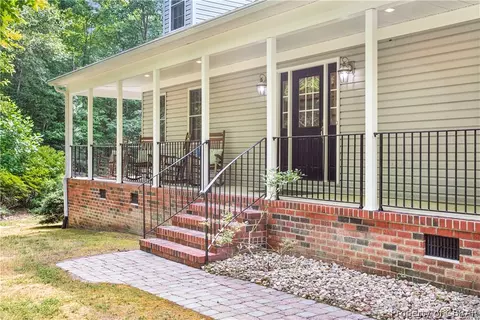 5526 Echo Ln, Gloucester, VA 23061 photo 3