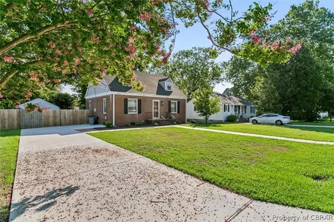 1806 Canterbury Rd, Hampton, VA 23666 photo 2