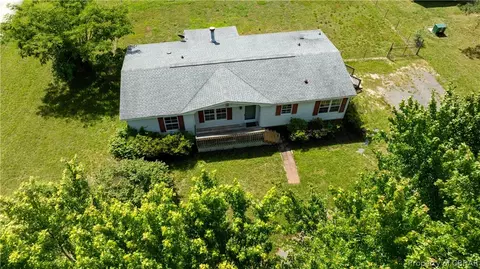 11899 Harcum Rd, Gloucester, VA 23061