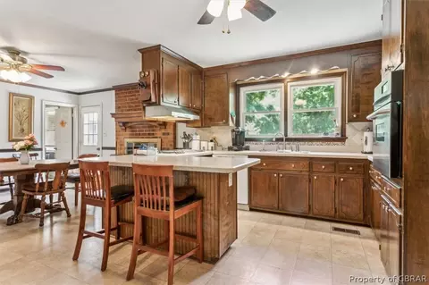 1635 Tyndall Point Rd, Gloucester Point, VA 23062 photo 10