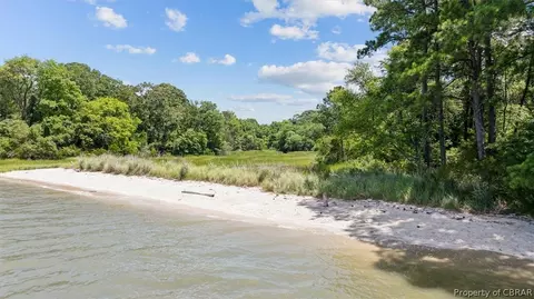 1635 Tyndall Point Rd, Gloucester Point, VA 23062 photo 49