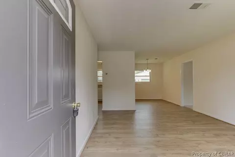 437 Fox Hill Rd, Hampton, VA 23669 photo 5