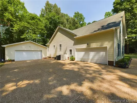 7793 John Tyler Dr, Gloucester, VA 23061 photo 4