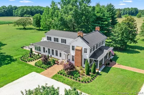 982 Owl Town Rd, Callao, VA 22435