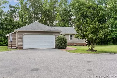 6925 Deerfield Ln, Gloucester, VA 23061 photo 3