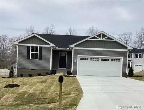 352 Highgate Dr, Hartfield, VA 23071