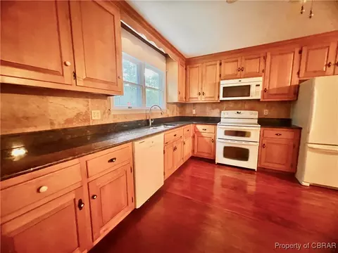265 Holland Pt, Dutton, VA 23050 photo 4