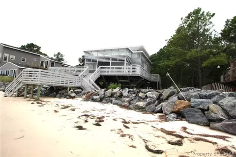 136 Chesapeake Shore Rd, Port Haywood, VA 23138