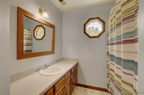 9563 Cuba Rd, Hayes, VA 23072 photo 15