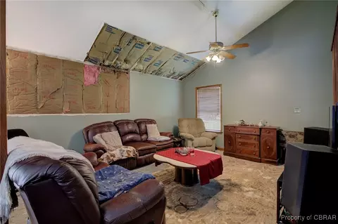 9563 Cuba Rd, Hayes, VA 23072 photo 7