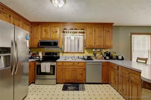 9563 Cuba Rd, Hayes, VA 23072 photo 10