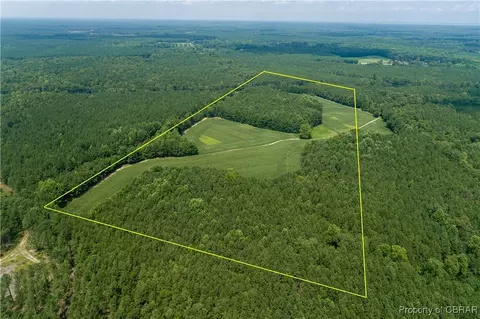 00 County Line Rd, Saluda, VA 23149