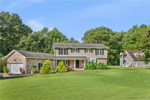 9300 Marlfield Rd, Gloucester, VA 23061 photo 3