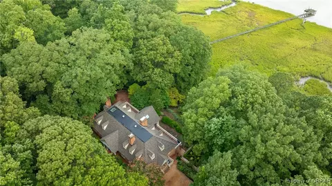 224 W Queens Dr, Williamsburg, VA 23185