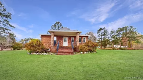 3782 Old Forge Ln, Hayes, VA 23072