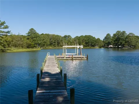 6678 Northwind Ln, Gloucester, VA 23061 photo 2