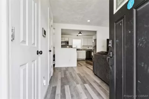 127 Walnut Dr, Yorktown, VA 23690 photo 7
