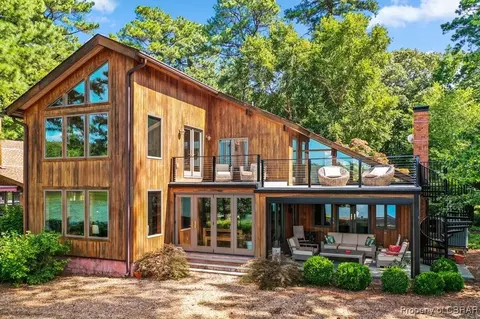 1106 Monarch Shr, Kilmarnock, VA 22482