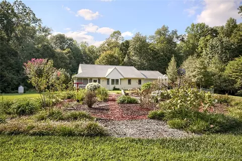 4182 Owls Nest Ln, Gloucester, VA 23061