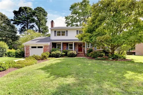12 Wakefield Rd, Newport News, VA 23606