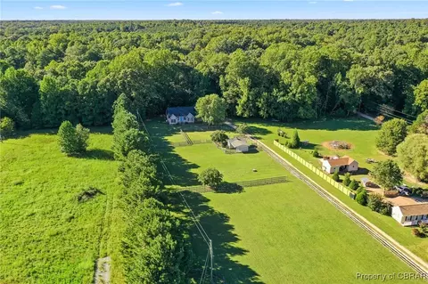 268 Pipe N Tree Dr, Hartfield, VA 23071
