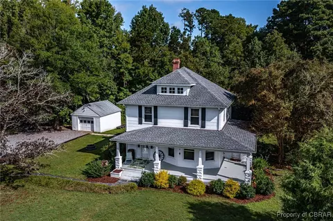 945 Waverly Ave, Kilmarnock, VA 22482