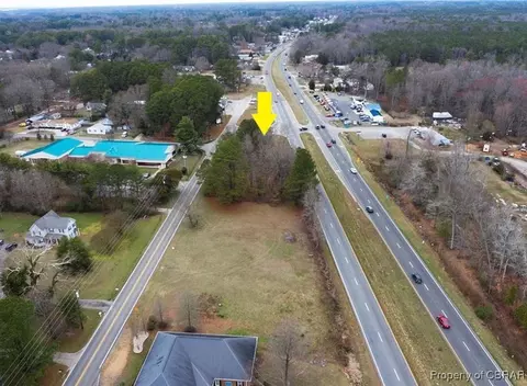 000 George Washington Memorial Hwy, Hayes, VA 23072