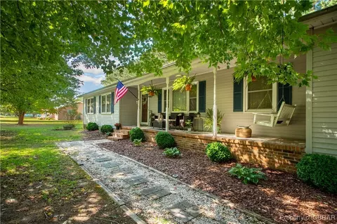 63 Mallard Dr, Hardyville, VA 23070