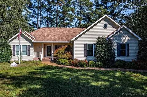 96 Solitude Dr, Reedville, VA 22539