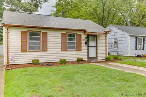623 Grimes Rd, Hampton, VA 23663 photo 4