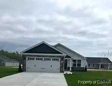 84 Pleasants Ln, Kilmarnock, VA 22482