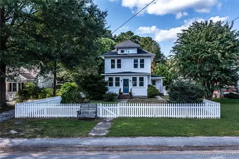 128 Steamboat Ln, Irvington, VA 22480