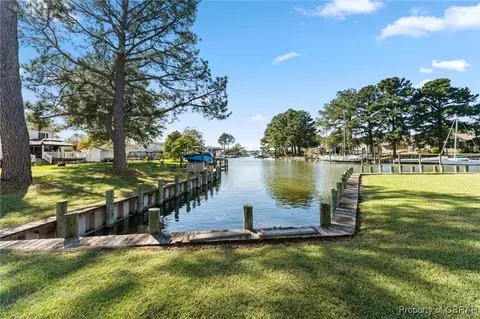 100 White House Dr, Poquoson, VA 23662