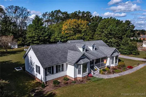 356 Healey Cove Dr, Hardyville, VA 23070