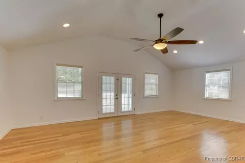 8729 Marlfield Rd, Gloucester, VA 23061 photo 10