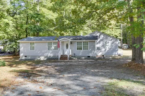 8729 Marlfield Rd, Gloucester, VA 23061 photo 3
