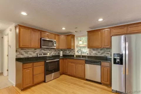8729 Marlfield Rd, Gloucester, VA 23061 photo 16