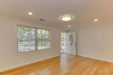 8729 Marlfield Rd, Gloucester, VA 23061 photo 8