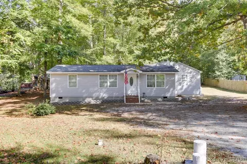 8729 Marlfield Rd, Gloucester, VA 23061 photo 2