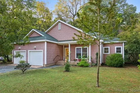 106 Lafayette Rd, Yorktown, VA 23690