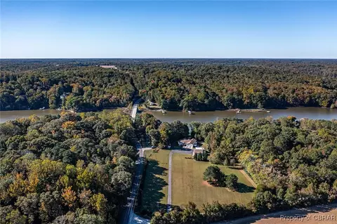 25 Scenic Dr, Montross, VA 22520