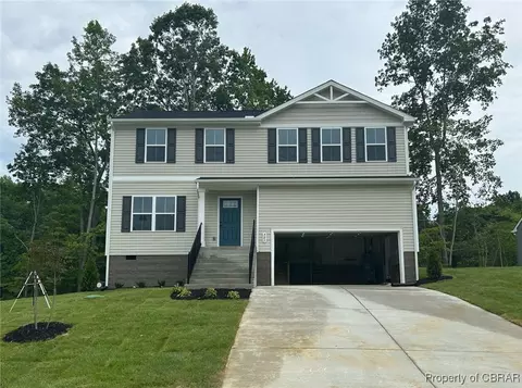 385 Highgate Dr, Hartfield, VA 23071