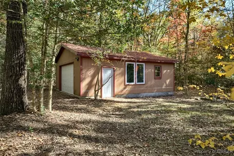 8711 Indian Rd, Gloucester, VA 23061 photo 4