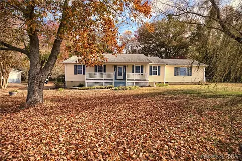 9189 Coles Landing Dr, Gloucester, VA 23061